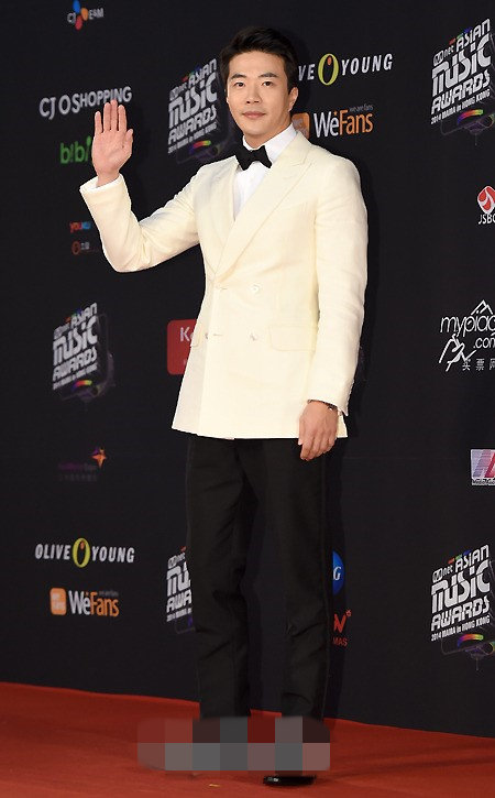 “2014MAMA”大匯總 exo斬獲“四冠王”眾女星紅毯比美（組圖）