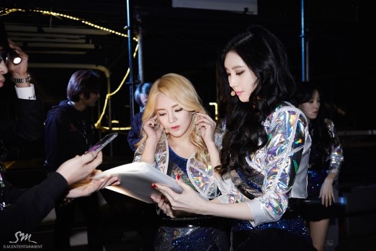 少女時代演唱會照片大公開 熱褲短裙皮靴秀美腿（組圖）