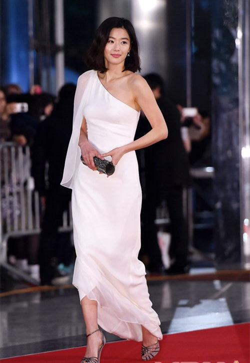 “2014SBS演技大賞”美照大匯總 全智賢奪“年度大賞”二賢合體受關注（組圖）