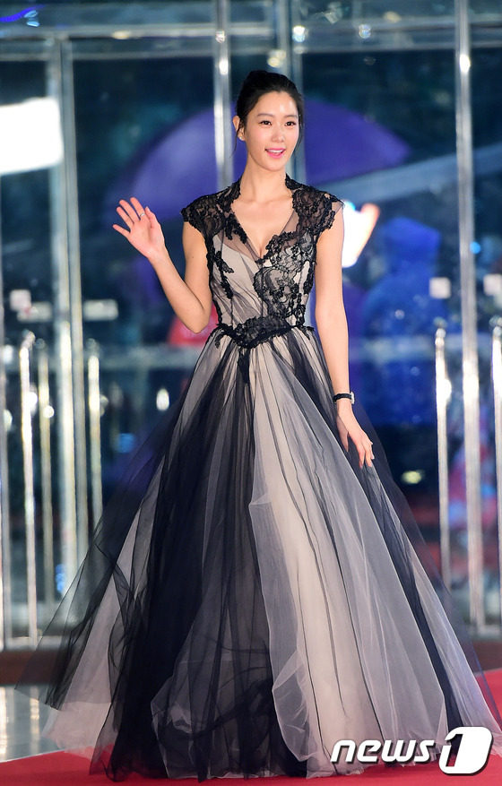 “2014SBS演技大賞”美照大匯總 全智賢奪“年度大賞”二賢合體受關注（組圖）