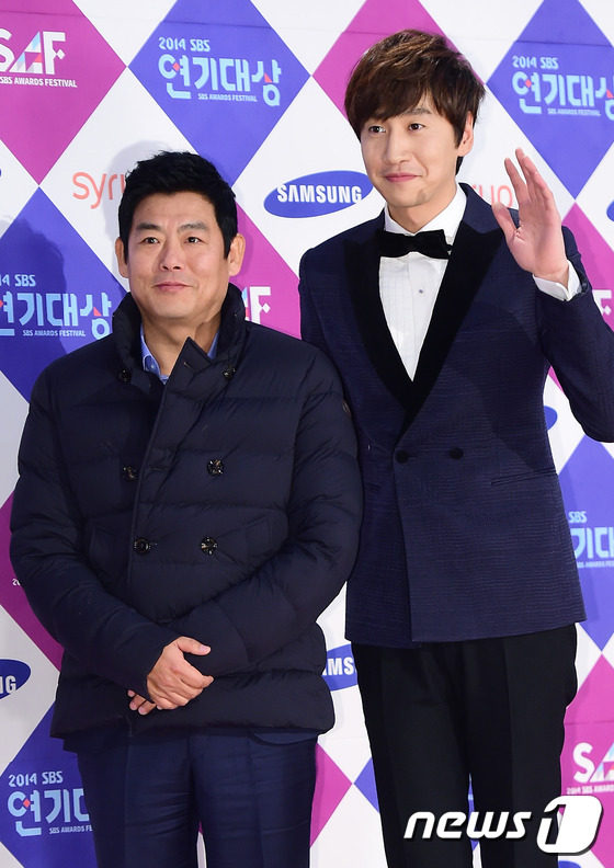 “2014SBS演技大賞”美照大匯總 全智賢奪“年度大賞”二賢合體受關注（組圖）