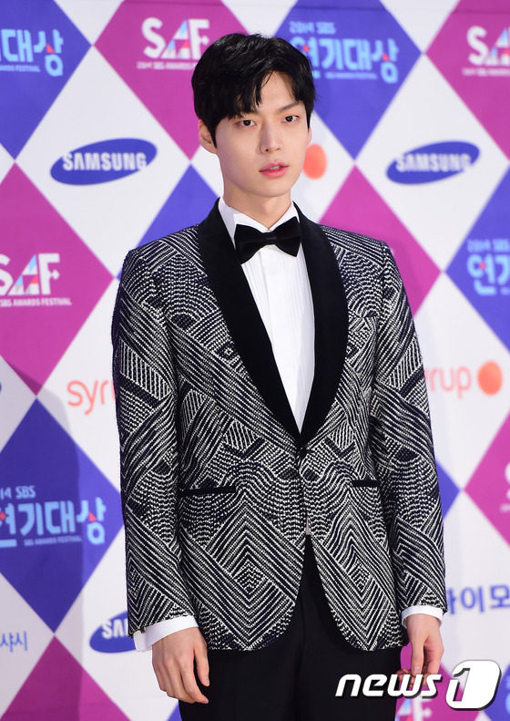 “2014SBS演技大賞”美照大匯總 全智賢奪“年度大賞”二賢合體受關注（組圖）