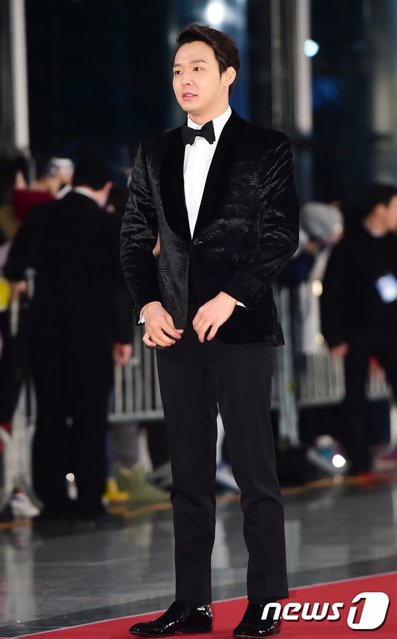 “2014SBS演技大賞”美照大匯總 全智賢奪“年度大賞”二賢合體受關注（組圖）