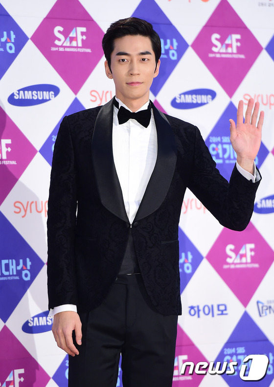 “2014SBS演技大賞”美照大匯總 全智賢奪“年度大賞”二賢合體受關注（組圖）