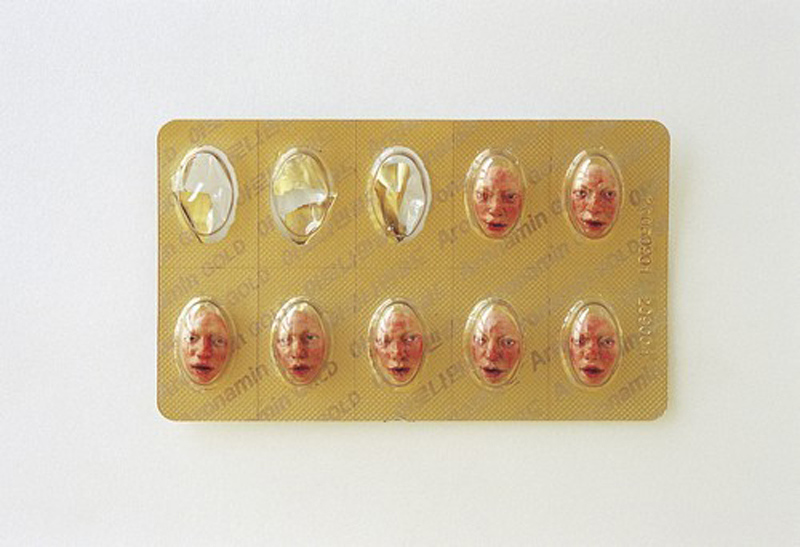 Dongwook Lee創作的“人臉藥丸”。