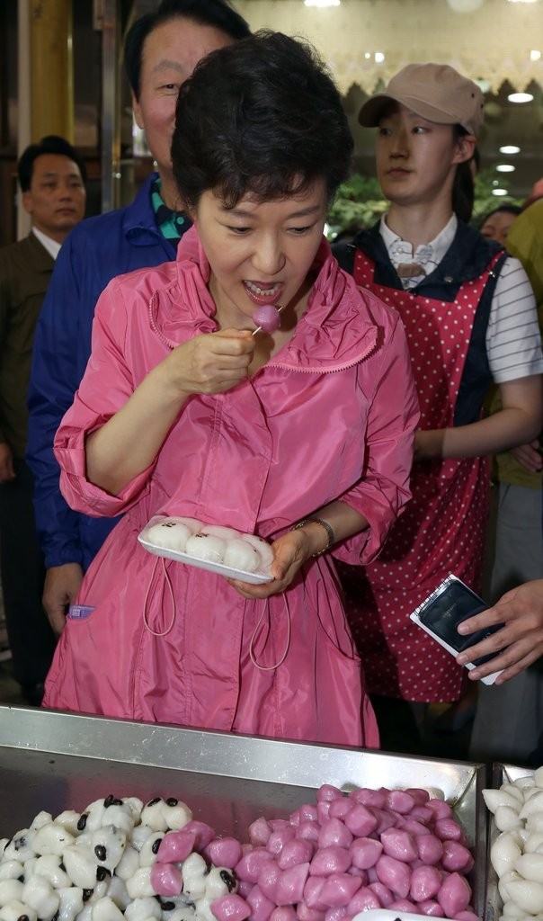 中秋將至 樸槿惠訪問傳統市場考察民生