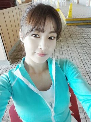 國產手游入侵韓國 性感女星姜素拉助陣代言（組圖）