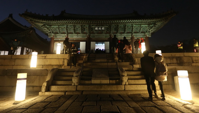 首爾古代宮殿開放夜間游 網售火爆現黃牛票【組圖】