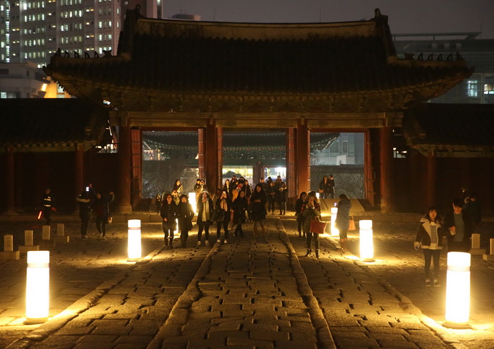 首爾古代宮殿開放夜間游 網售火爆現黃牛票【組圖】