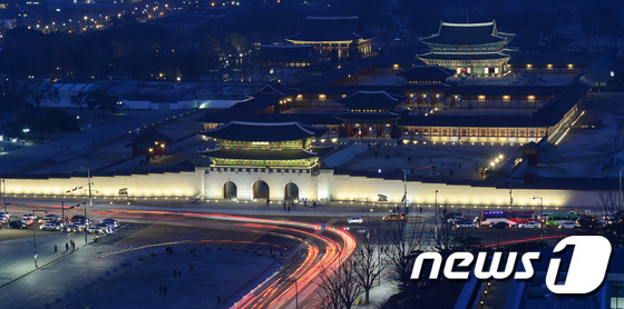 首爾古代宮殿開放夜間游 網售火爆現黃牛票【組圖】