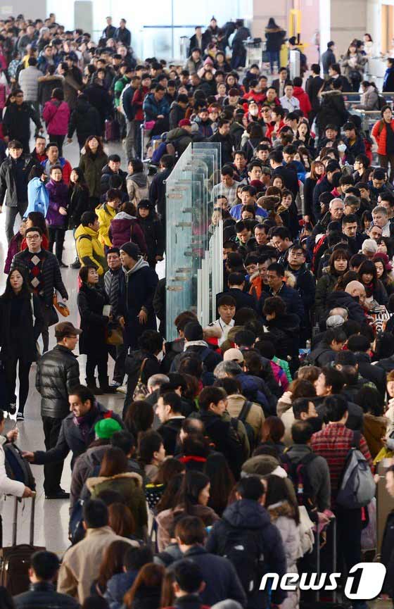 春節赴海外韓國游客大增 仁川機場迎出境高峰【組圖】