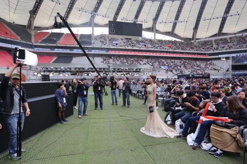 韓國20歲“最美電競女主持”走紅（組圖）