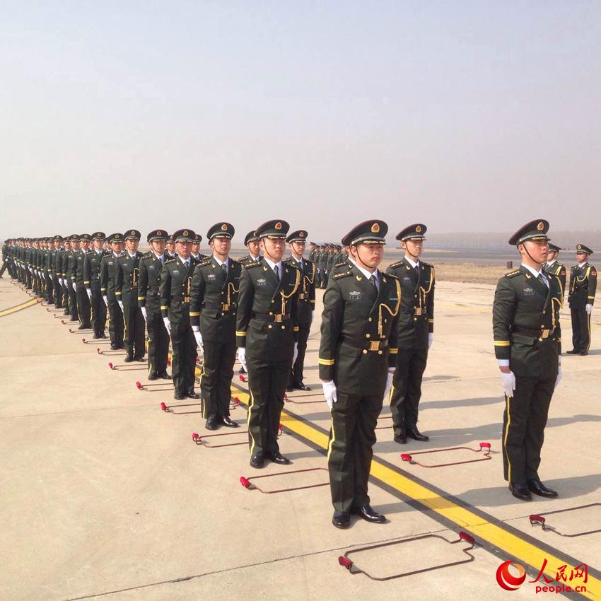 新一批68具在韓志愿軍烈士遺骸交接 官兵進行儀式演練【高清組圖】