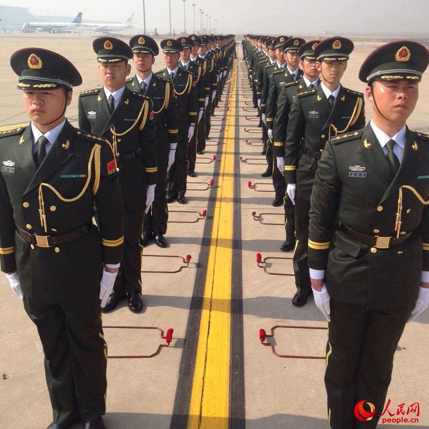 新一批68具在韓志愿軍烈士遺骸交接 官兵進行儀式演練【高清組圖】