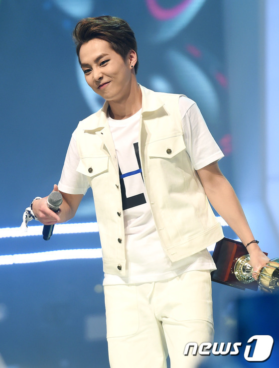 EXO李弘基EXID齊聚《冠軍秀》 燦烈xiumin奪冠Hani率性光腳跳舞【組圖】