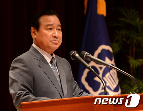 李完九在卸任式上發言（圖片來源：news1）