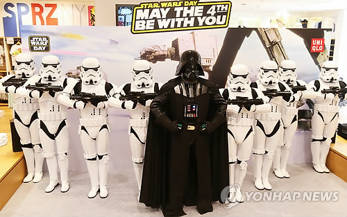 【星球大戰日】達斯·維達現身首爾明洞街頭