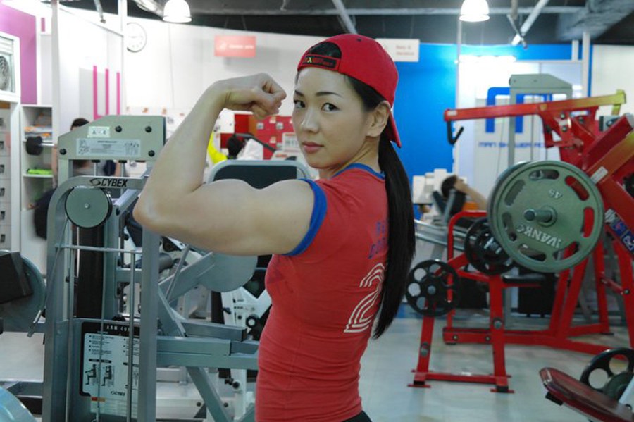 【揭秘】韓國金剛芭比：老公是教練 健身致胸縮水