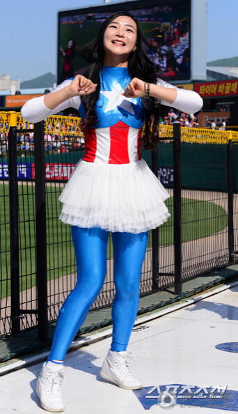 韓國棒球寶貝變身動漫人物 精靈雪后斗艷（組圖）