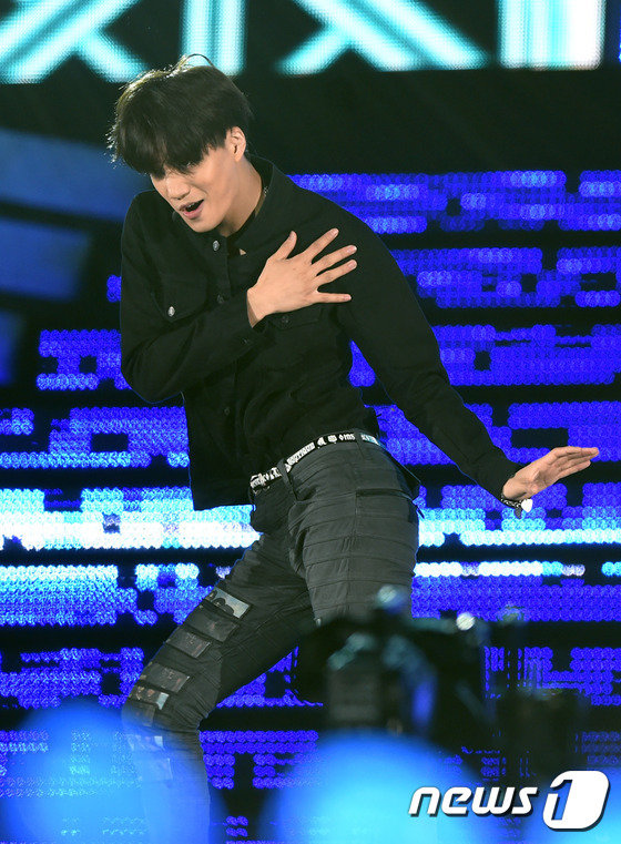 “2015夢想演唱會”群星云集 exo全員現身引尖叫SHINee全新造型【組圖】