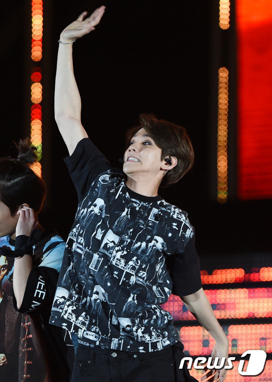 “2015夢想演唱會”群星云集 exo全員現身引尖叫SHINee全新造型【組圖】