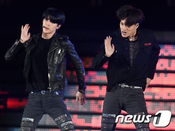 “2015夢想演唱會”群星云集 exo全員現身引尖叫SHINee全新造型【組圖】