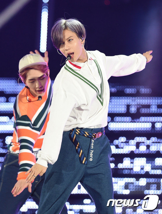 “2015夢想演唱會”群星云集 exo全員現身引尖叫SHINee全新造型【組圖】