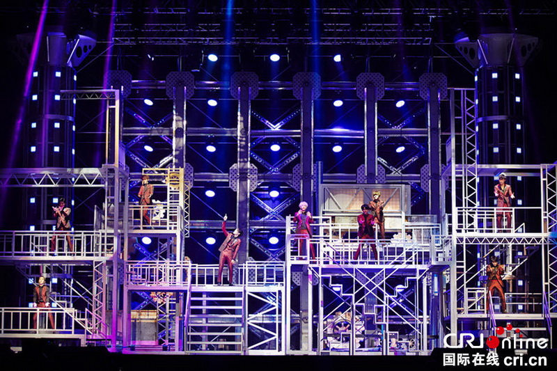 EXO上海演唱會現場照公開 黃渤孫紅雷羅志祥到場祝賀【組圖】