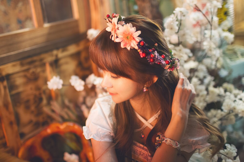 韓國顏值逆天女孩yurisa人比花嬌 拍美照學中文做手工忙不?！靖咔褰M圖】