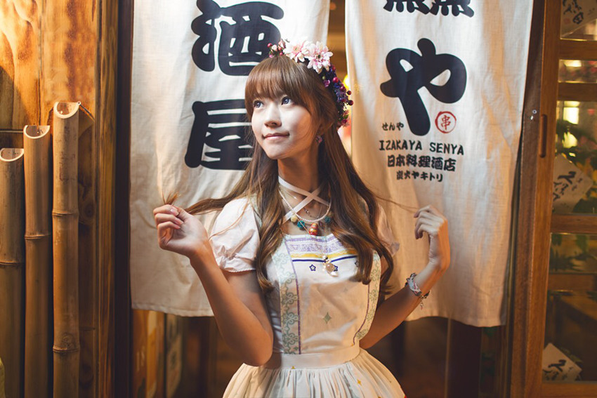 韓國顏值逆天女孩yurisa人比花嬌 拍美照學中文做手工忙不?！靖咔褰M圖】