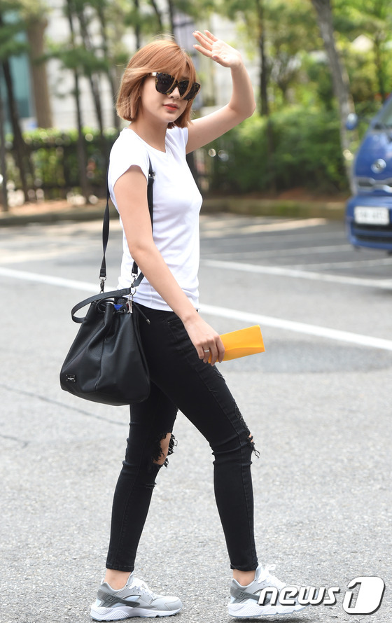 Tara A pink“ 上班路”斗艷 got7成員Jackson潮范十足【組圖】