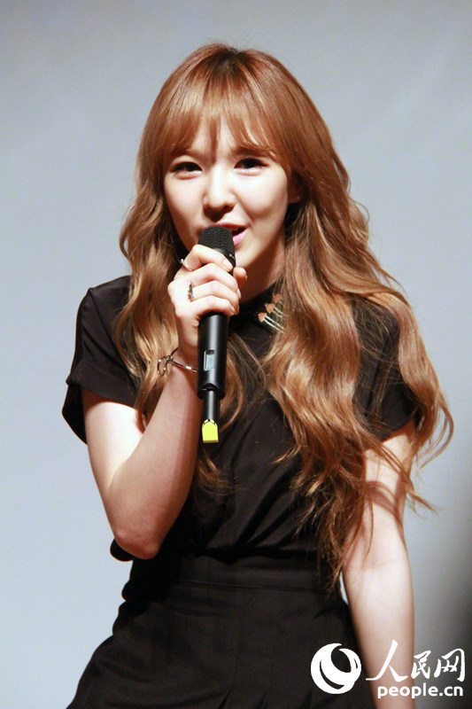 SM ARTIUM宣傳活動群星閃耀 SJ東海銀赫、f(x)、RedVelvet均現身【組圖】