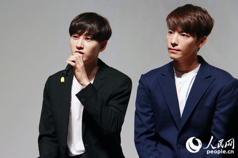 SM ARTIUM宣傳活動群星閃耀 SJ東海銀赫、f(x)、RedVelvet均現身【組圖】