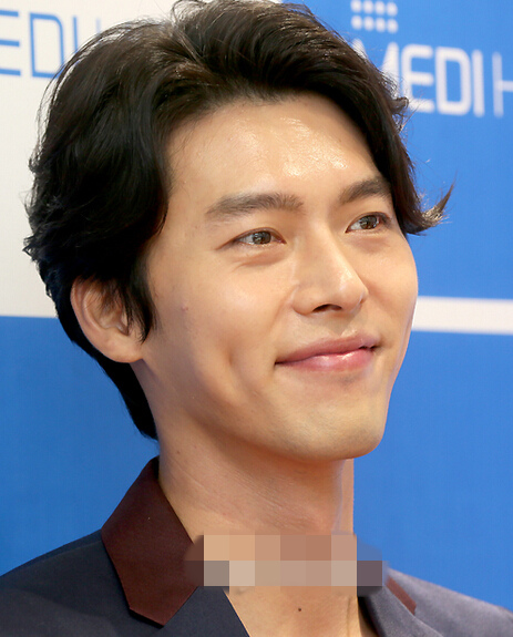 玄彬現身為品牌站臺 紳士帥氣酒窩迷人【組圖】