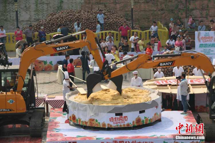 超大份韓國拌飯引圍觀 盤點餐桌上的吉尼斯世界紀錄（組圖）