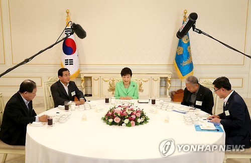 樸槿惠邀勞資政代表共進午餐 就三方達成協議予以鼓勵