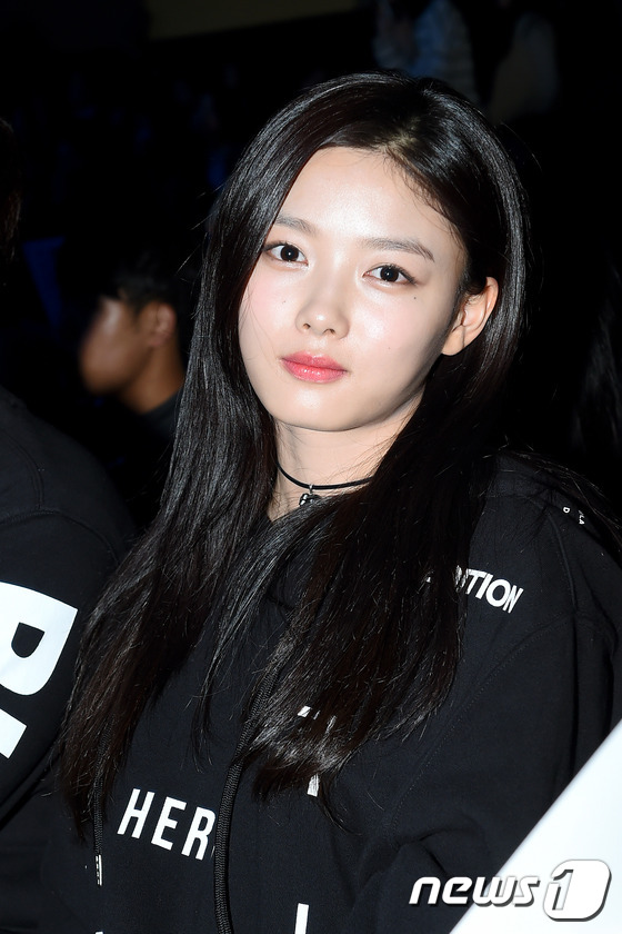 exo金有貞Beast現身看秀 世勛suho男友力爆棚【組圖】