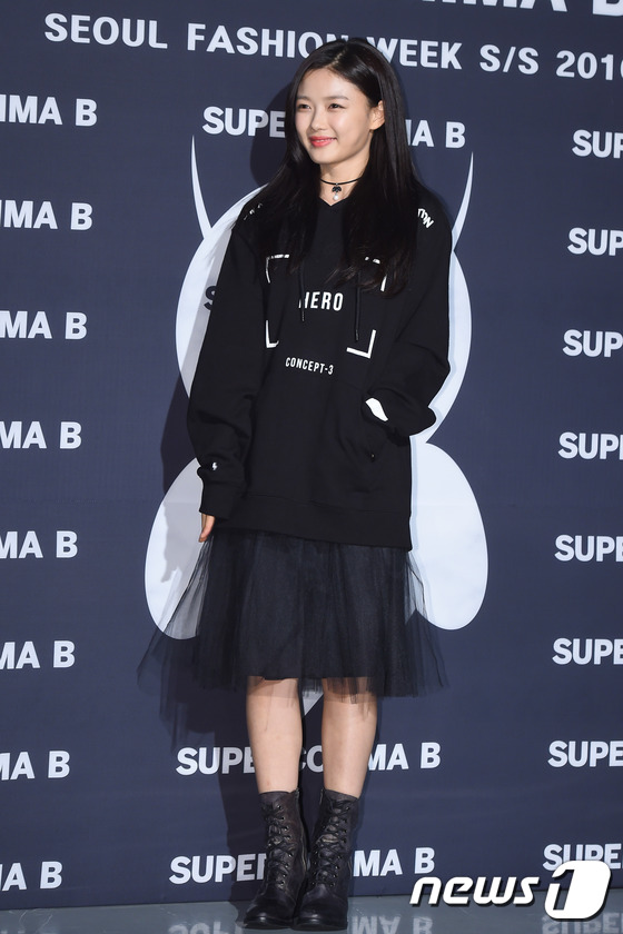 exo金有貞Beast現身看秀 世勛suho男友力爆棚【組圖】