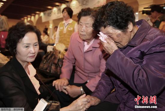 當地時間10月19日，在韓朝離散家屬團聚活動倒計時一天之際，同96名在朝方家屬（不包括陪同家屬）團聚的393名韓方離散家屬在江原道束草集合，接受訪問朝鮮相關教育，并聽取主辦方有關活動日程相關信息的介紹。  