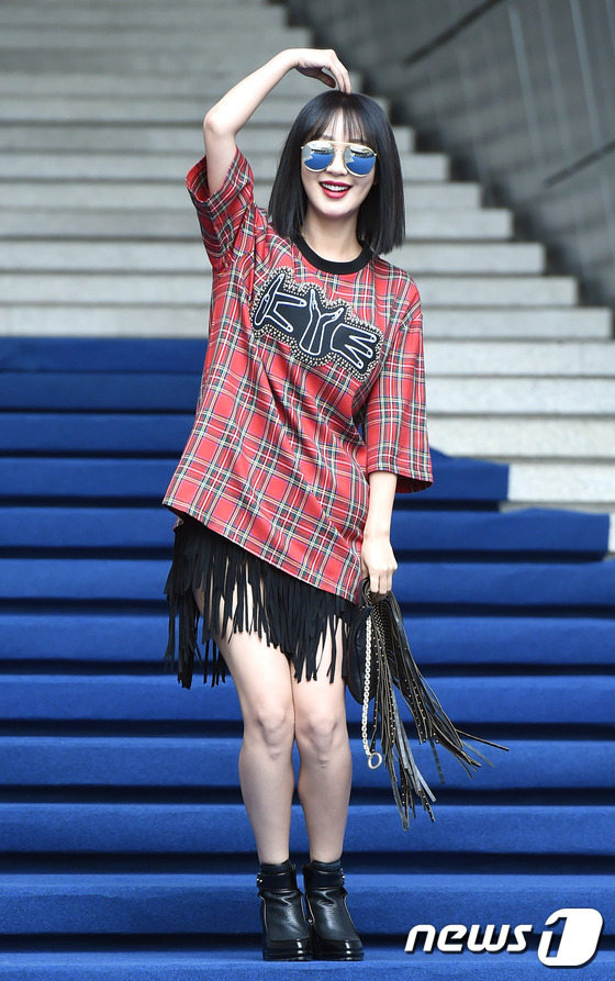 少女時代樸信惠李菲兒首爾時裝周比美 秀英男友風裝扮個性十足【組圖】