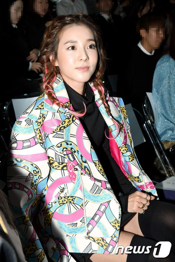 少女時代樸信惠李菲兒首爾時裝周比美 秀英男友風裝扮個性十足【組圖】