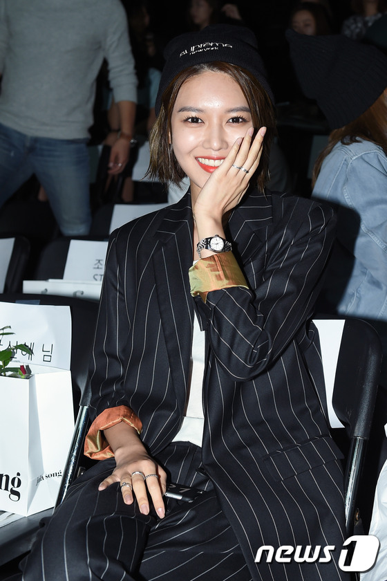 少女時代樸信惠李菲兒首爾時裝周比美 秀英男友風裝扮個性十足【組圖】