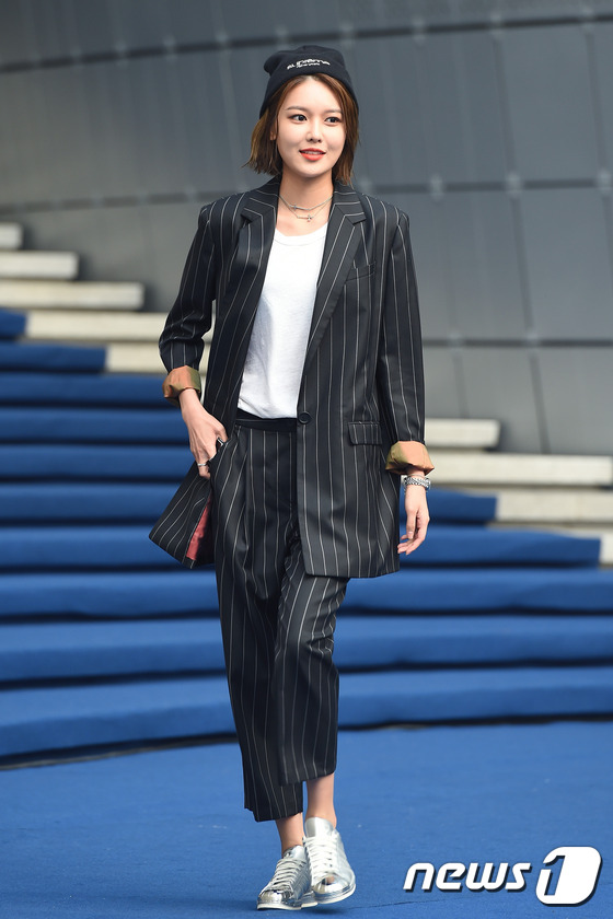 少女時代樸信惠李菲兒首爾時裝周比美 秀英男友風裝扮個性十足【組圖】