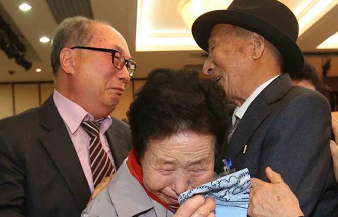 韓朝離散家屬開始進行第一輪團聚(組圖) 