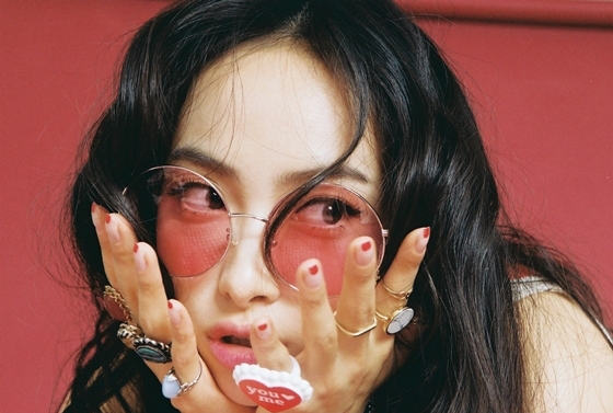 f(x)宋茜預告照被贊美翻 新專輯《4 WALLS》復古夢幻【組圖】