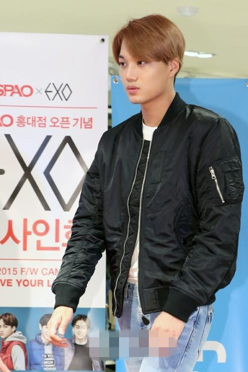 exo變身鄰家大男孩齊現身 燦烈新片牽手袁姍姍【組圖】