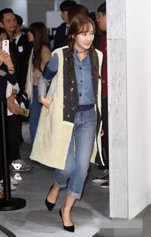 Jessica梳麻花辮變身美少女 甜美可愛【組圖】