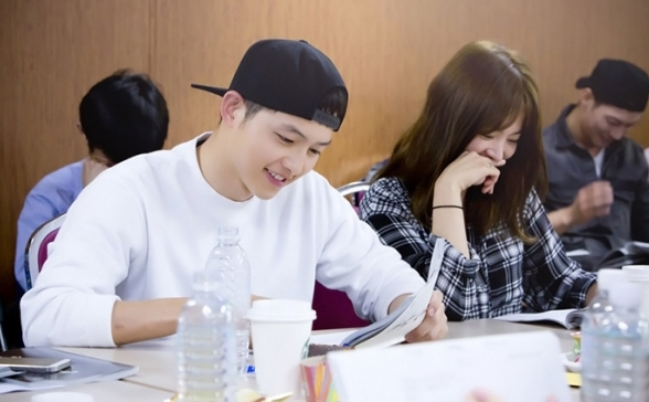 宋仲基宋慧喬被贊“史上最高顏值CP” 《太陽的后裔》明年中韓同播【組圖】