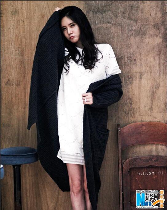 秋瓷炫寫真公開 毛衣白裙溫柔可人【組圖】