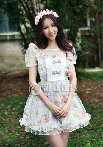 韓國“美女博士”街頭賣炒飯 美照曝光被贊“氣質優”（組圖）